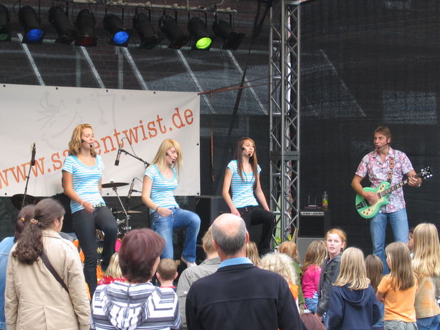 gal/2007/2007 Ruettenscheider Kinderfest/2007 Saitentwist Ruettenscheider Kinderfest 1.9. 441.jpg